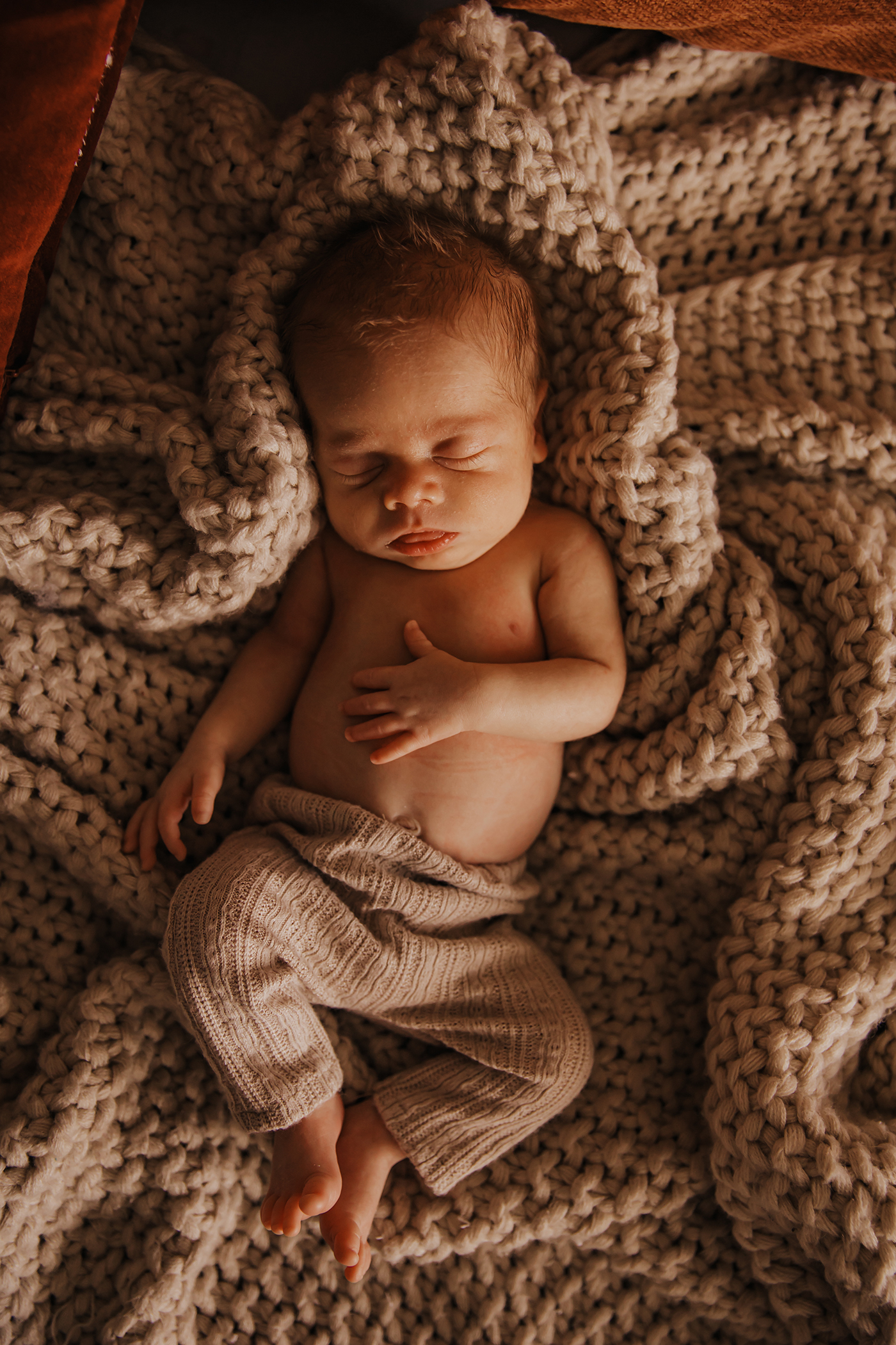 See highlights of Mesa, AZ lifestyle newborn session photographed by experienced and trusted photographer Shanyn Nicole Photography.