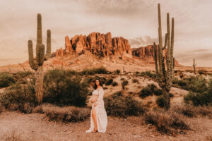 Pregnant mother posing at lost dutchman for maternity portrait session