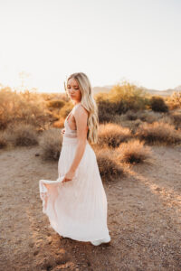 Inspiration for senior portraits in phoenix at lost dutchman state park boho dress for senior session