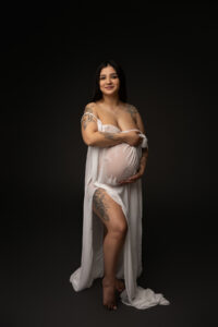 wet look maternity photographer portraits in phoenix