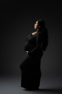 Mom in powerful outfit for scottsdale maternity session