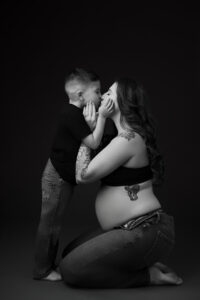 Arizona maternity photographer mom and son posing ideas