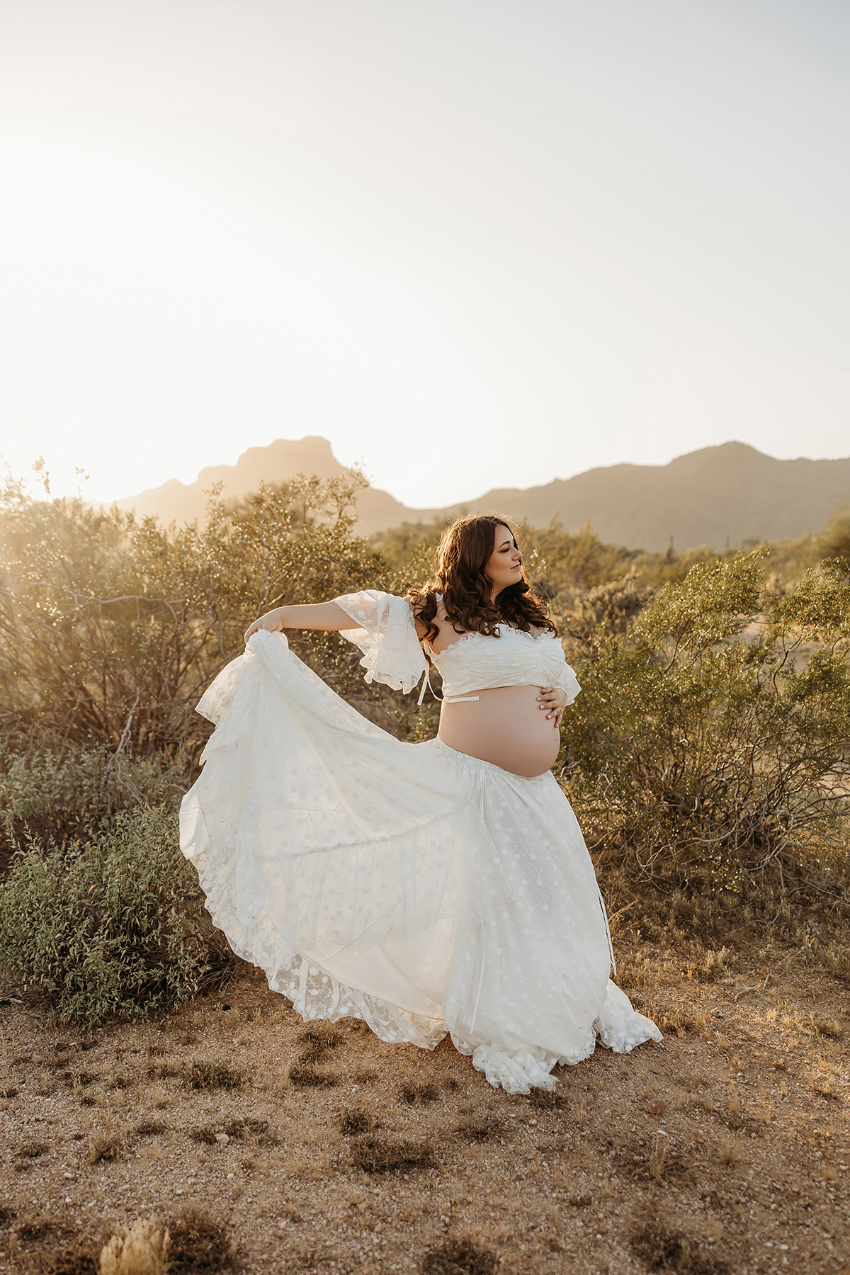 Phoenix maternity session in the desert