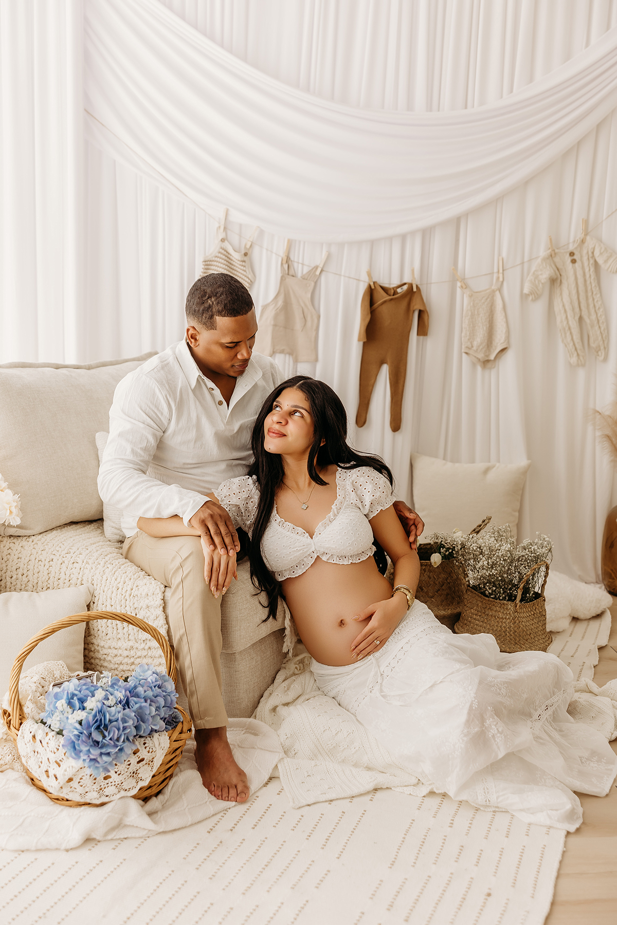 Pregnancy announcement photoshoot in phoenix photography studio