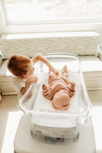 siblings meeting a baby during a hospital fresh 48 in phoenix